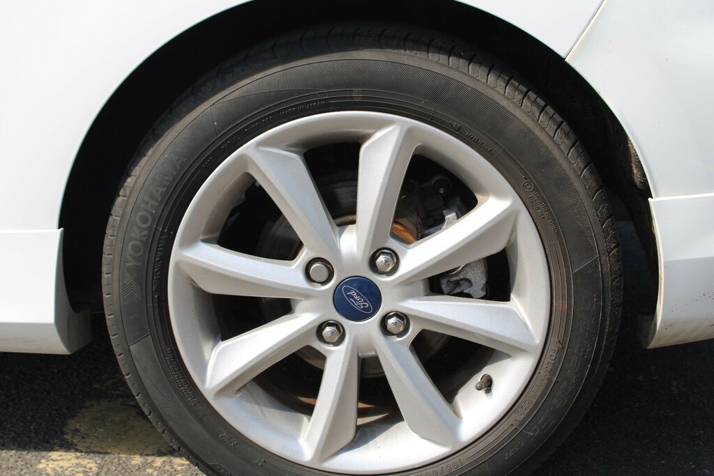 Ford Fiesta 1.5 Tdci Sport Van YS19NGY White #6