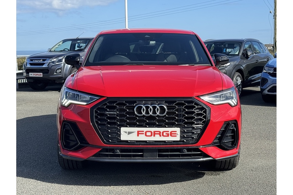 Audi Q3 2.0 Tfsi 45 Black Edition Sportback S Troni RK73MOA Red #2