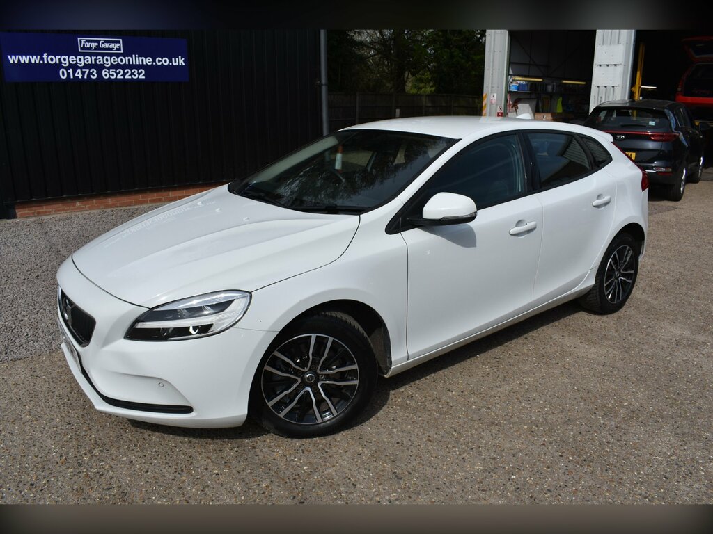 Volvo V40 2.0 T2 R-design Edition Hatchback Manua FX19NKT White #5
