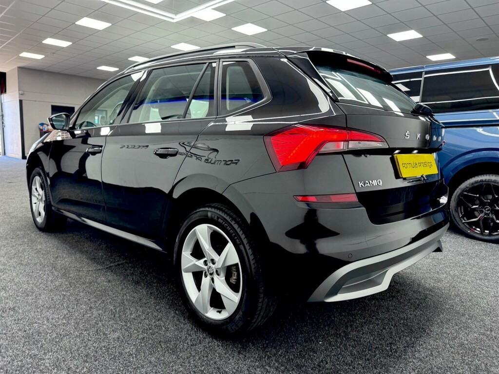 Skoda Kamiq 1.0 Tsi Se Euro 6 Ss CJ23HGD Black #4