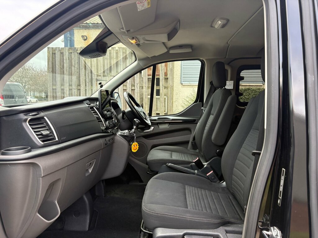 Ford Transit Custom 2.0 300 Ecoblue Limited Crew Van Double Cab Di SD70LUW Black #6