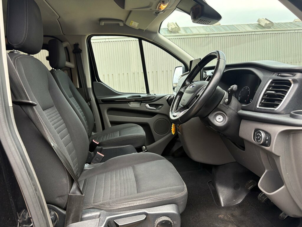 Ford Transit Custom 2.0 300 Ecoblue Limited Crew Van Double Cab Di SD70LUW Black #4