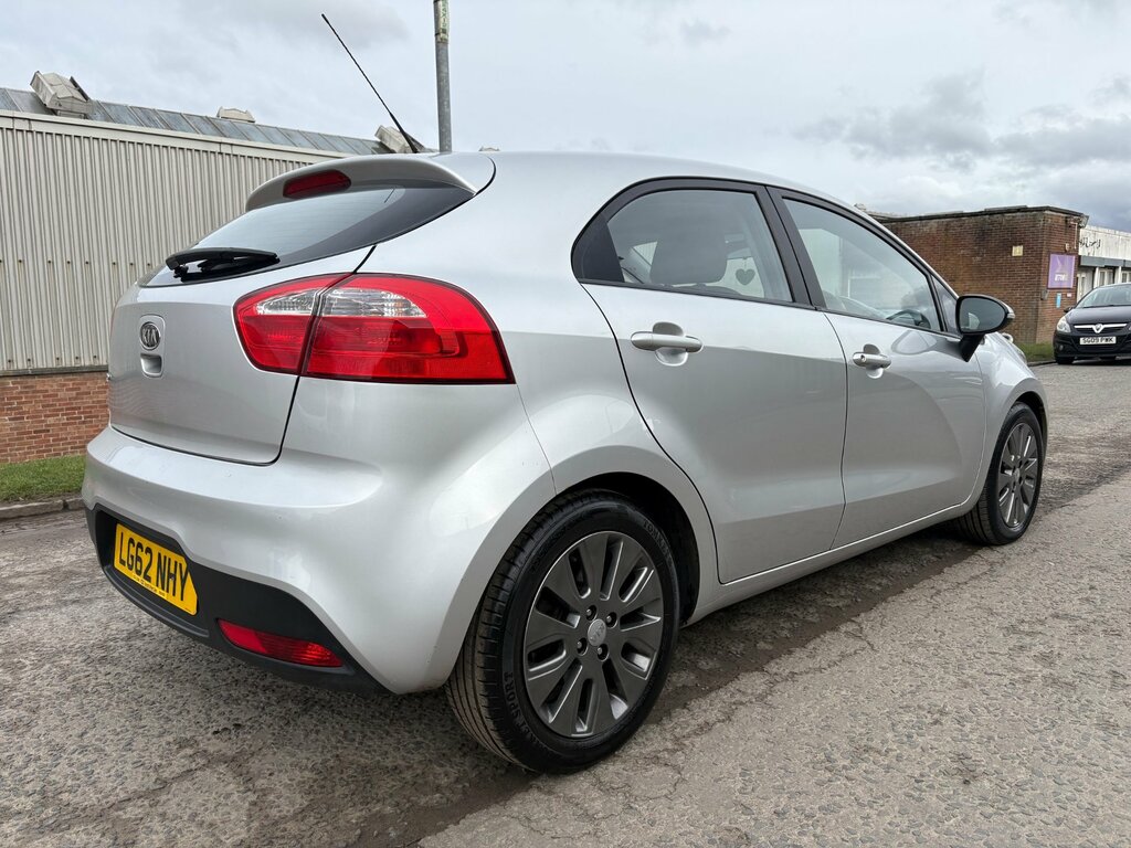 Kia RIO 1.25 2 Hatchback Euro 5 84 Bhp Silver #3