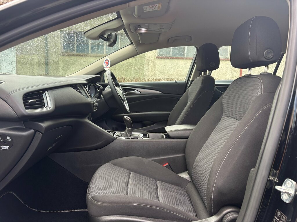 Vauxhall Insignia 1.5 Turbo D Se Nav Grand Sport E Black #6