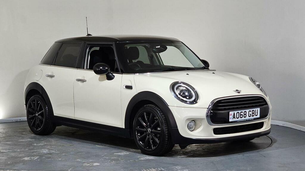 Mini Hatch Hatchback 1.5 Cooper D Steptronic Euro 6 Ss AO68GBU White #2