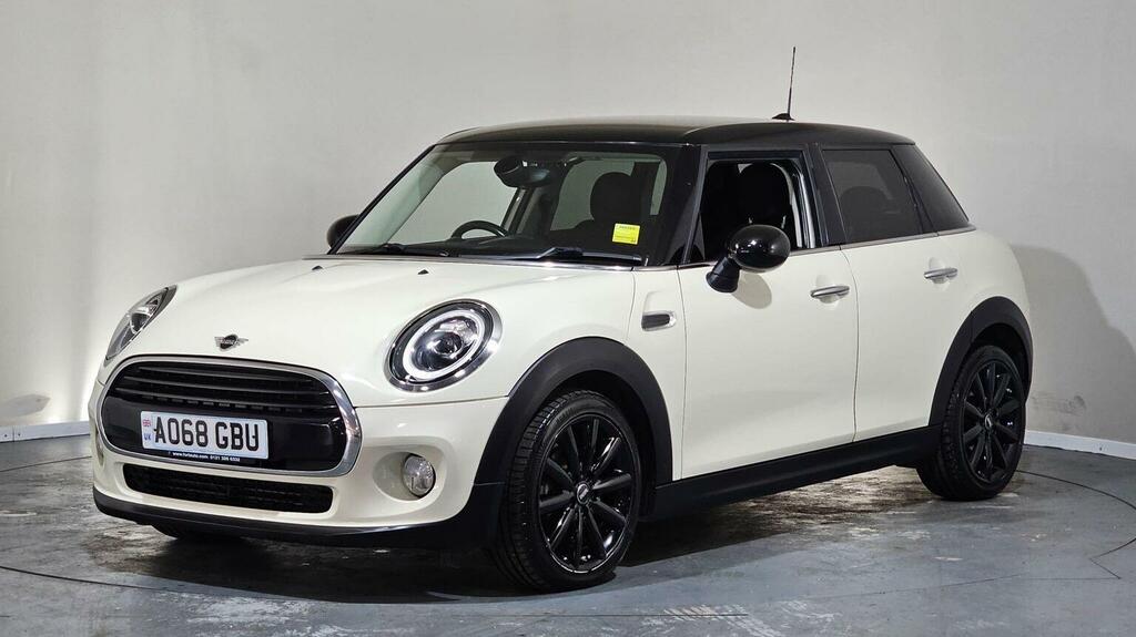 Mini Hatch Hatchback 1.5 Cooper D Steptronic Euro 6 Ss AO68GBU White #4