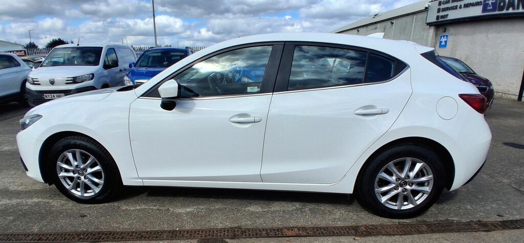 Mazda 3 1.5 Skyactiv-g Se Hatchback Euro White #4