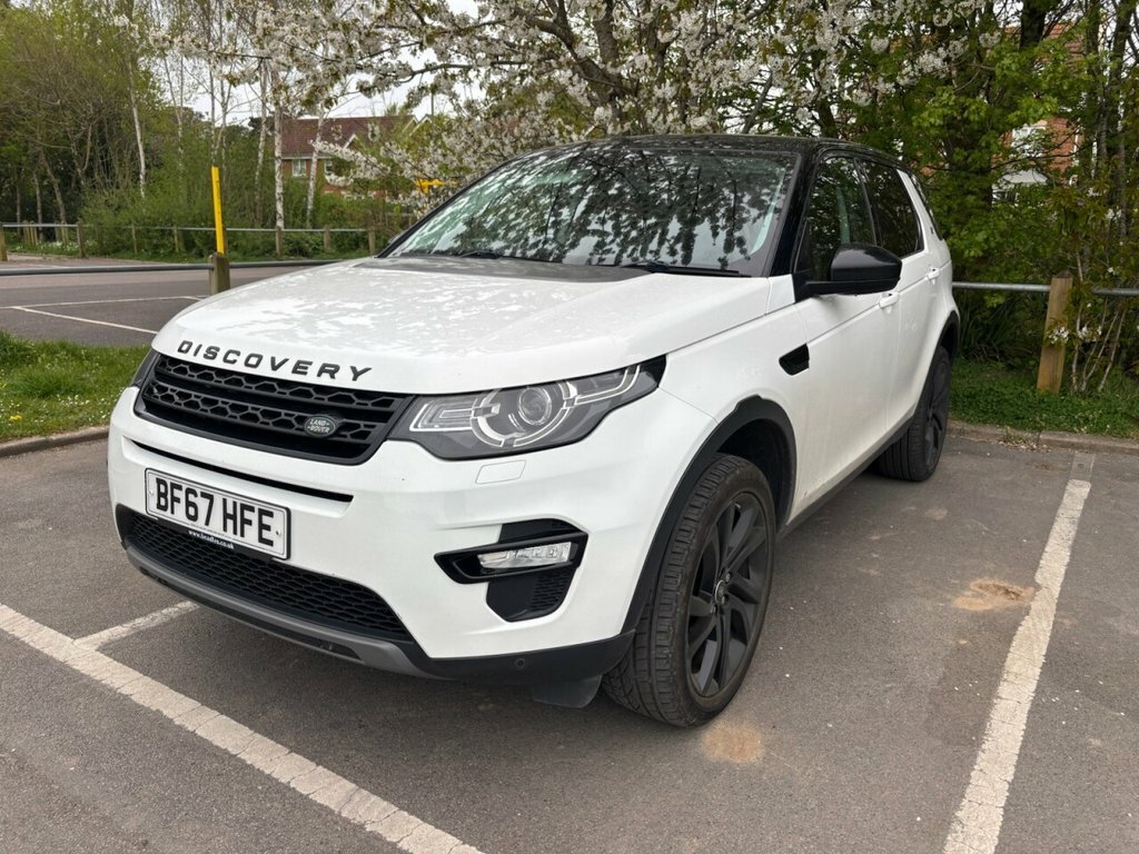 Land Rover Discovery Sport 2L Hse Black BF67HFE White #2