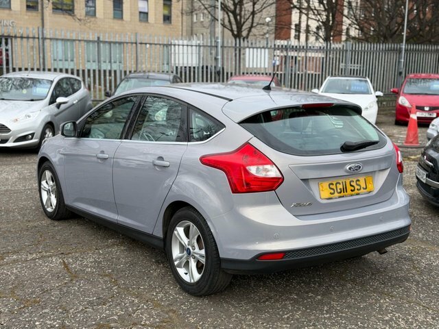 Ford Focus 1.6 Zetec Hatchback Euro 5 125 Silver #3