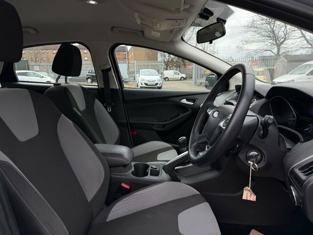 Ford Focus 1.6 Zetec Hatchback Euro 5 125 Silver #6