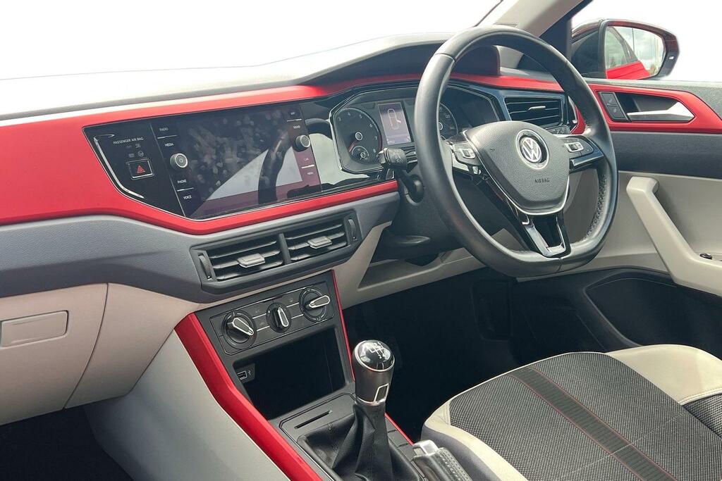 Volkswagen Polo 1.0 Tsi 95 Beats ET68HLM Red #4