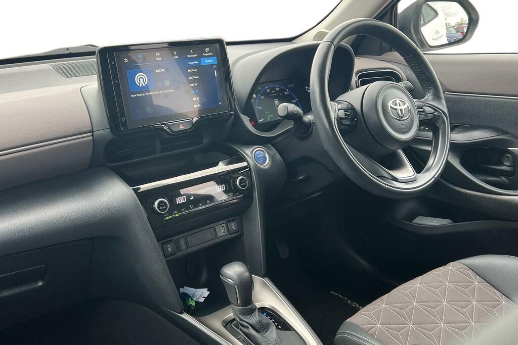 Toyota Yaris Cross 1.5 Hybrid Excel Cvt DE22UBO White #4