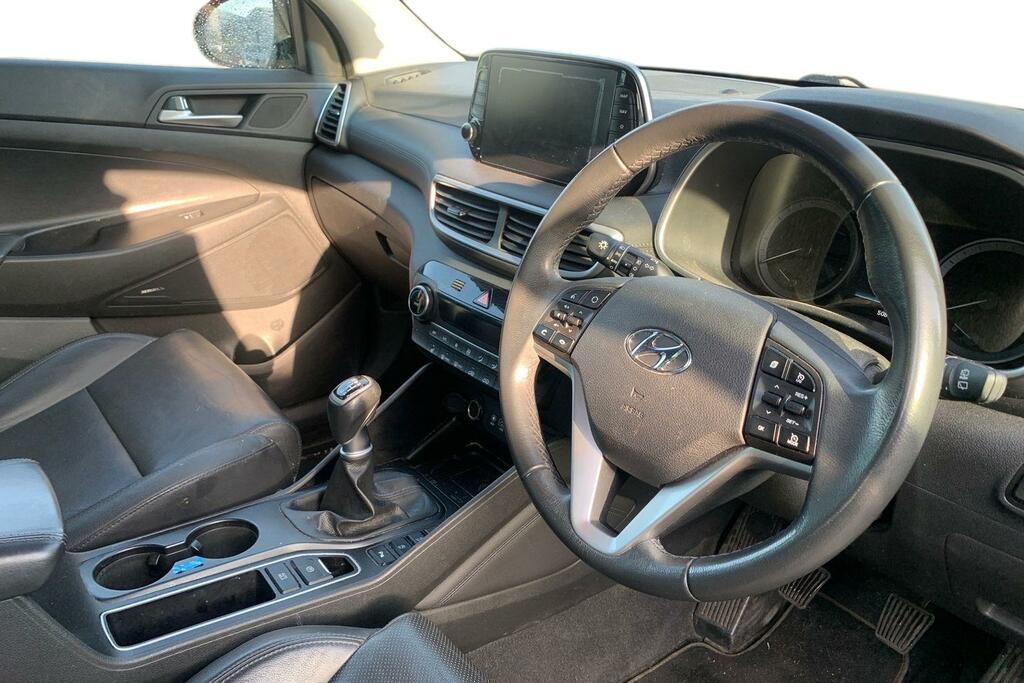 Hyundai Tucson 1.6 Tgdi 177 Premium 2Wd ET19EVX Black #3