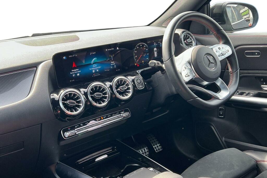 Mercedes-Benz GLA Class Gla 200 Amg Line Premium OU23XFN Black #4