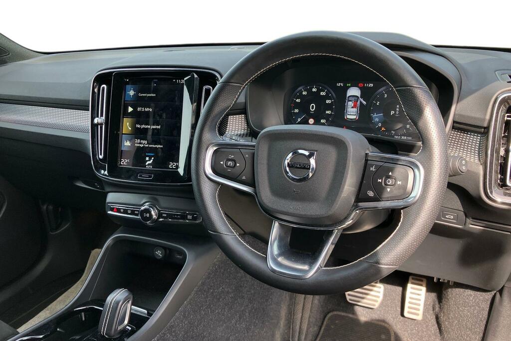 Volvo XC40 1.5 T3 163 R Design Geartronic White #3