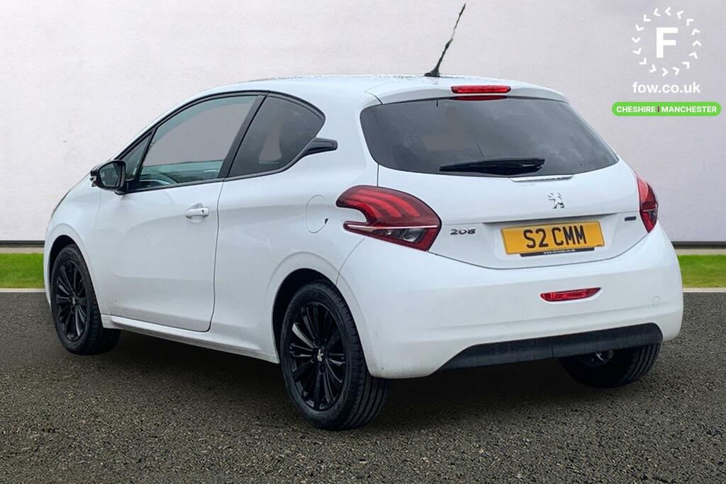Peugeot 208 1.2 Puretech 82 Black Edition White #2