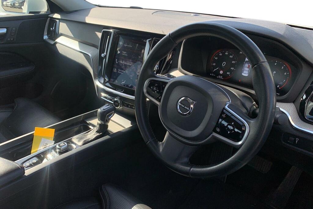Volvo S60 2.0 T5 Inscription Plus SN20JUJ White #3