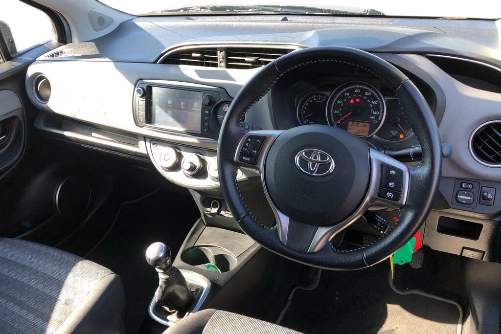 Toyota Yaris 1.33 Vvt-i Icon Grey #3