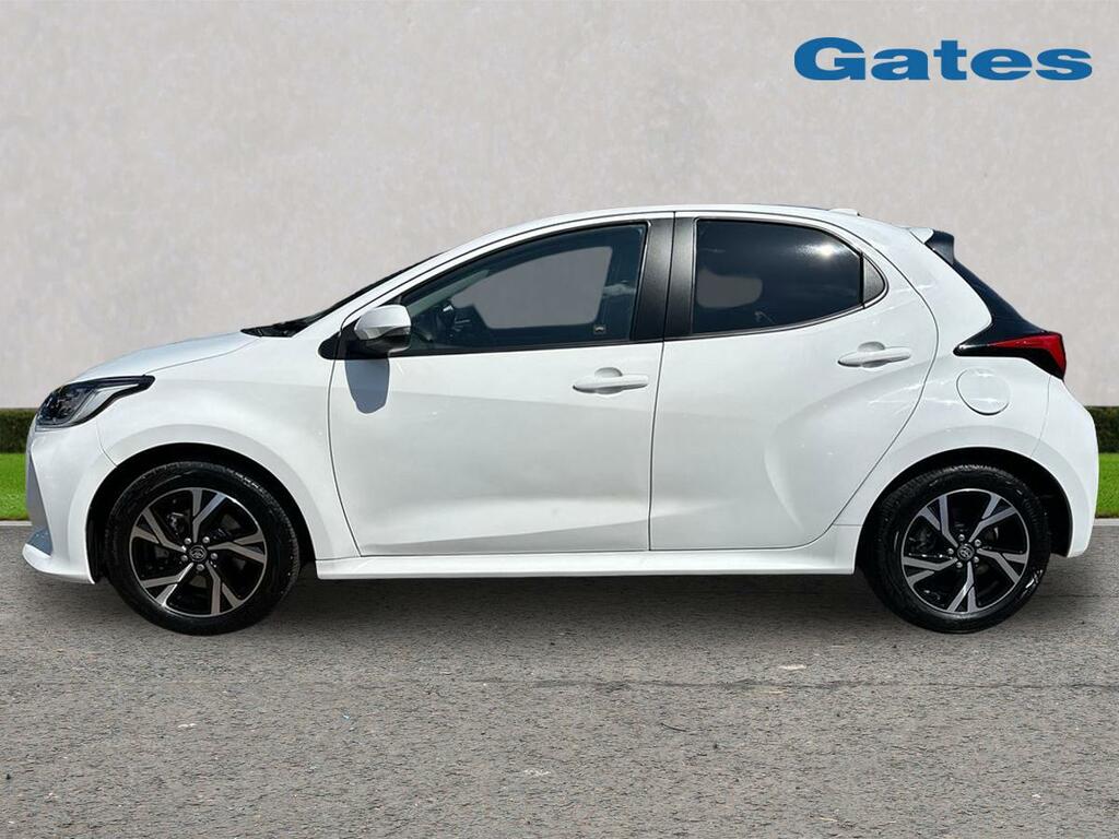 Toyota Yaris Design 1.5 Hybrid EK25DDL White #4