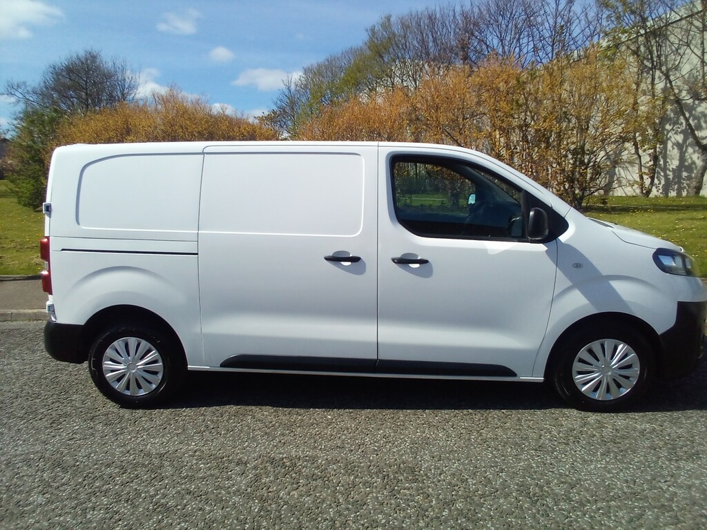 Vauxhall Vivaro Panel Van 2.0 Turbo 3100 Edition L1 H1 202 FP21OHC White #4