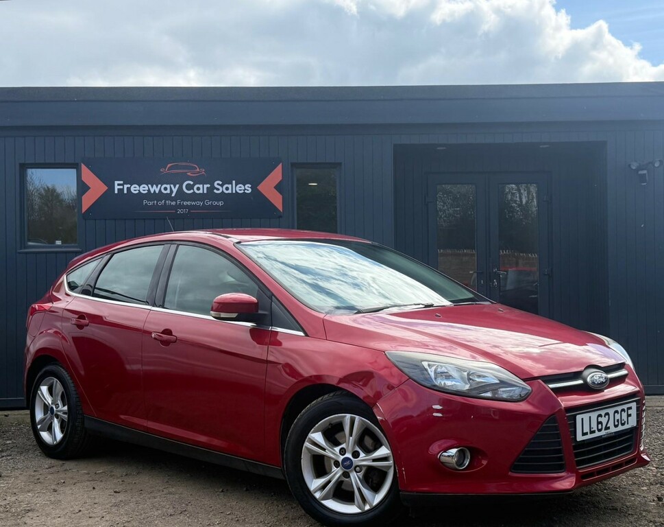 Ford Focus Hatchback 1.6 Zetec Hatchback Powershif Red