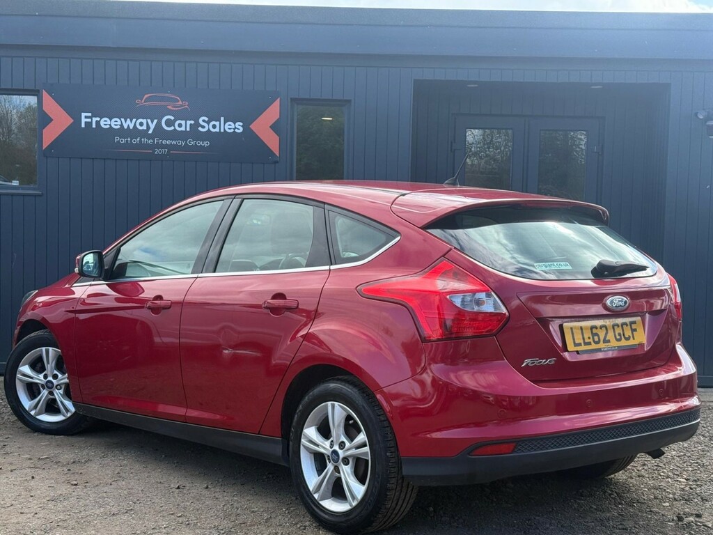 Ford Focus Hatchback 1.6 Zetec Hatchback Powershif LL62GCF Red #3