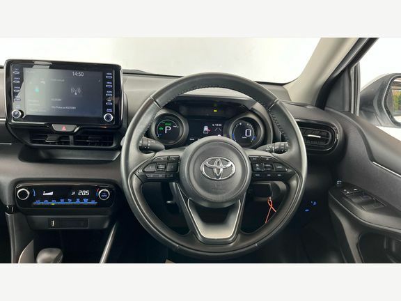 Toyota Yaris Design CV73WRW White #6