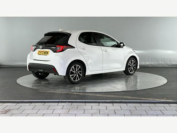 Toyota Yaris Design CV73WRW White #2