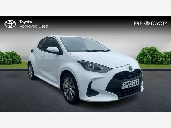 Toyota Yaris Icon White