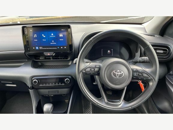 Toyota Yaris Design CV24NLN Red #6
