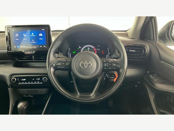 Toyota Yaris Design CV24NMM White #6