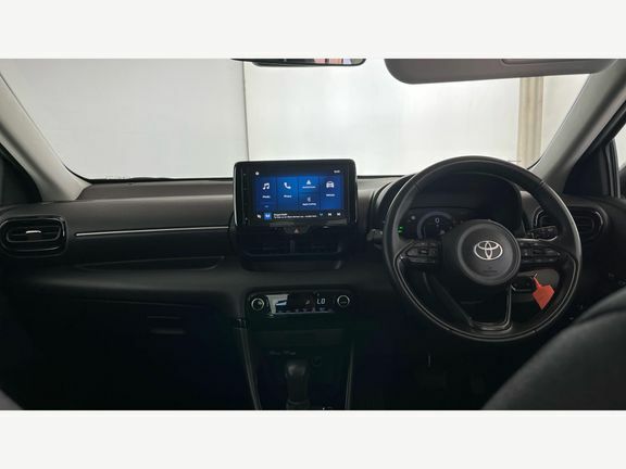 Toyota Yaris Design CV24NMM White #5