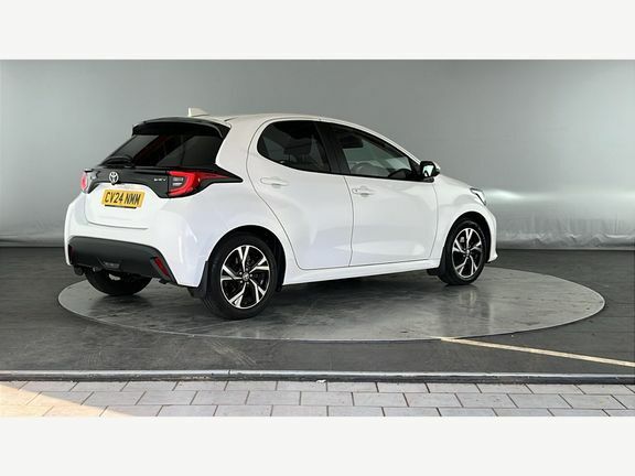 Toyota Yaris Design CV24NMM White #2