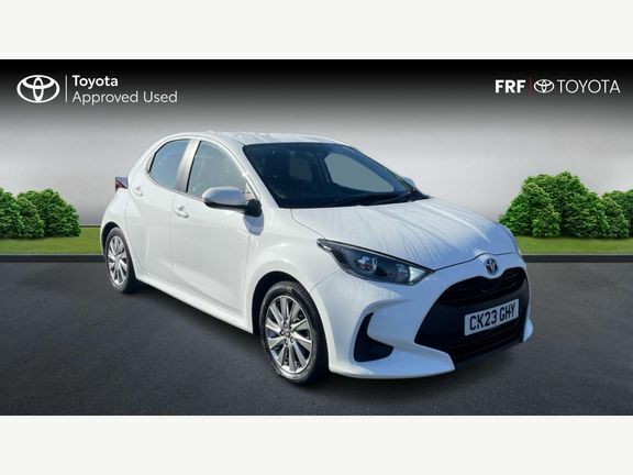 Toyota Yaris Icon White