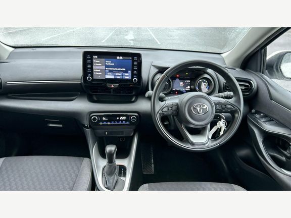 Toyota Yaris Design LM23CNZ White #5