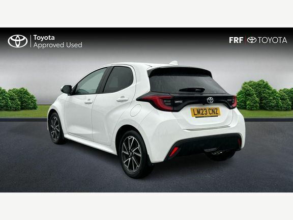 Toyota Yaris Design LM23CNZ White #4
