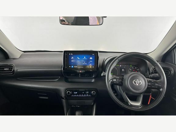 Toyota Yaris Icon CV75EBX White #5