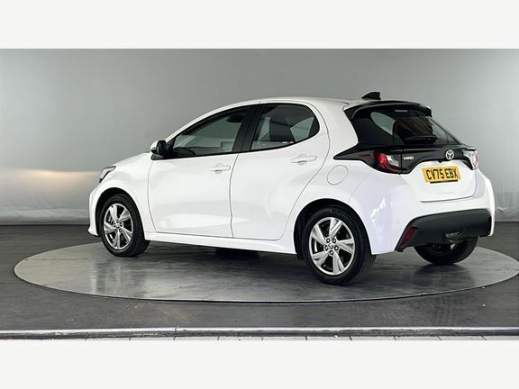 Toyota Yaris Icon CV75EBX White #4