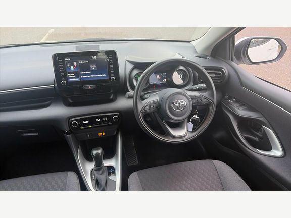 Toyota Yaris Design CF73GMU White #5