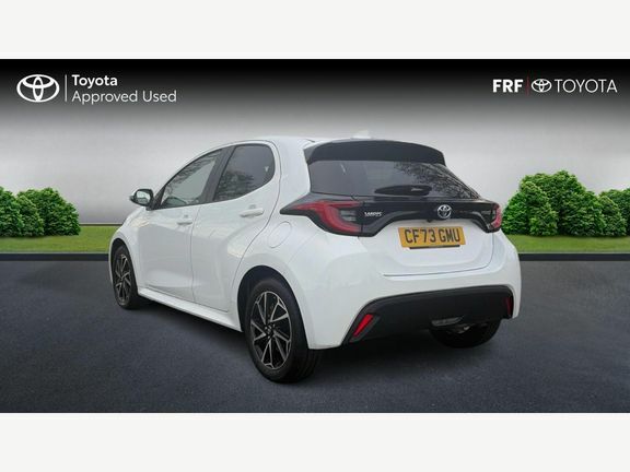 Toyota Yaris Design CF73GMU White #4