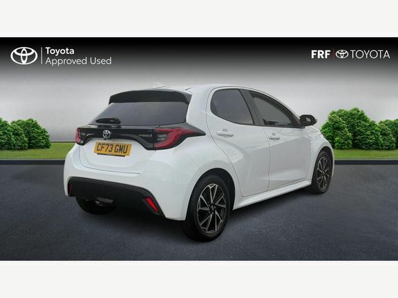 Toyota Yaris Design CF73GMU White #2