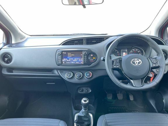 Toyota Yaris Icon 1.5M Red #6
