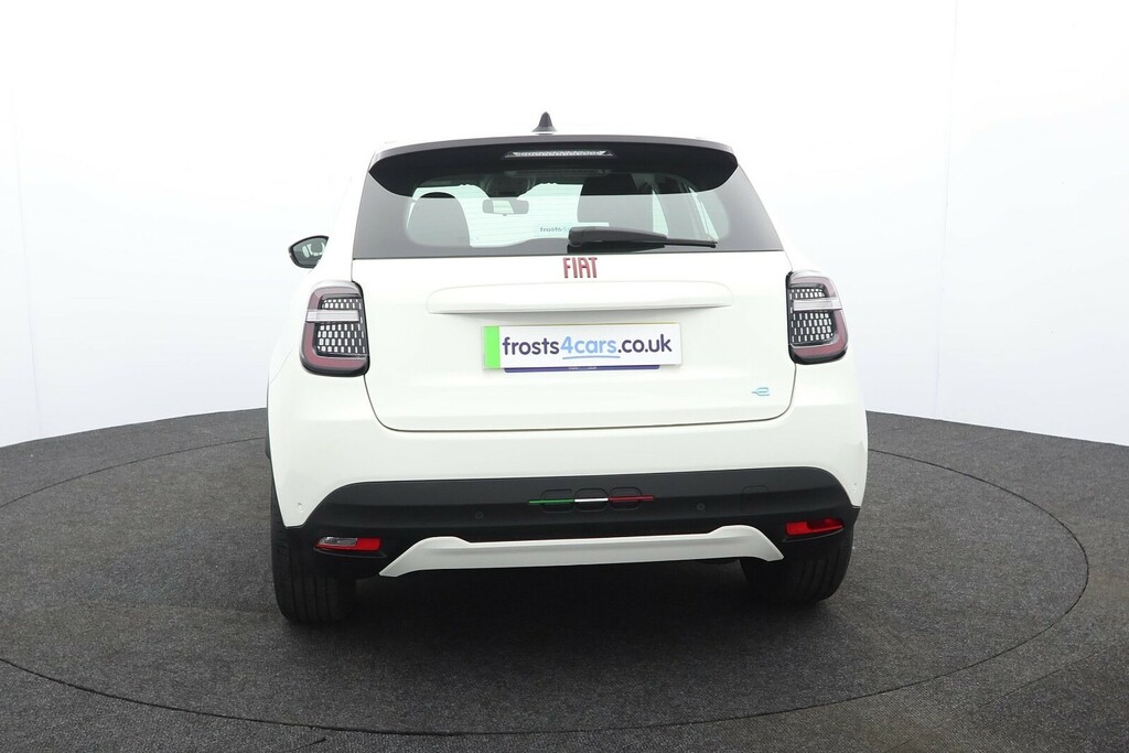 Fiat 600e 115Kw Red 54Kwh GU25LCO White #4