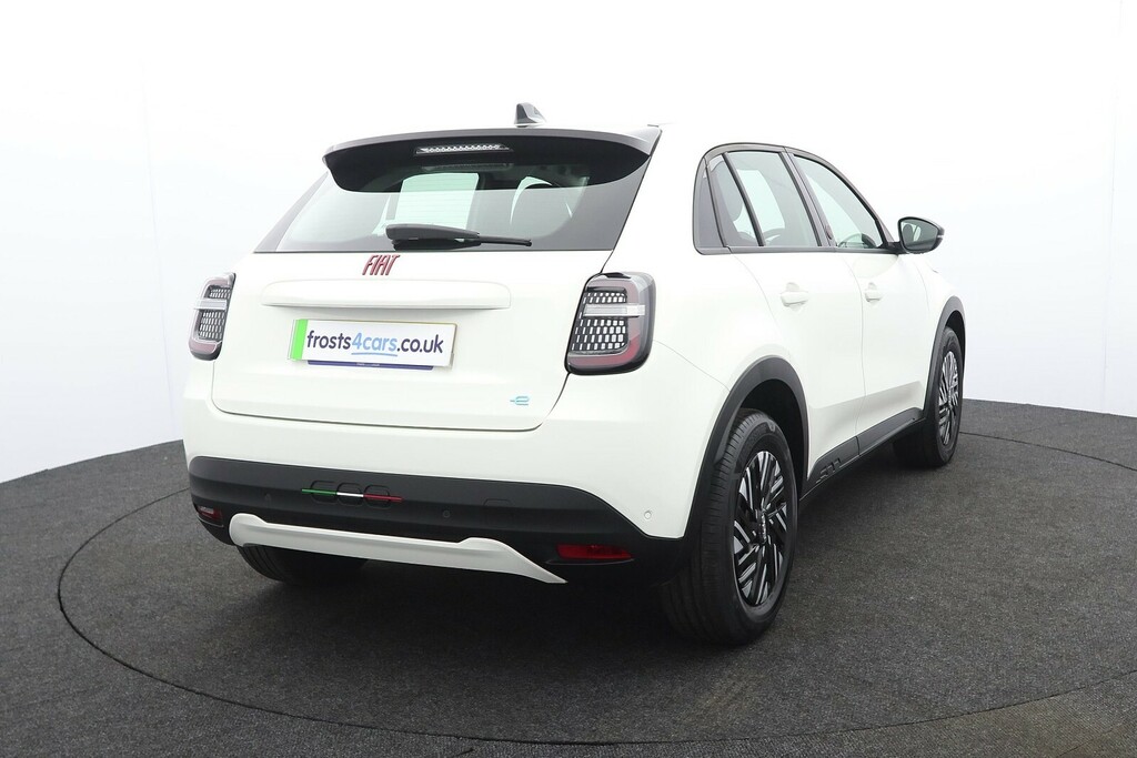 Fiat 600e 115Kw Red 54Kwh GU25LCO White #3