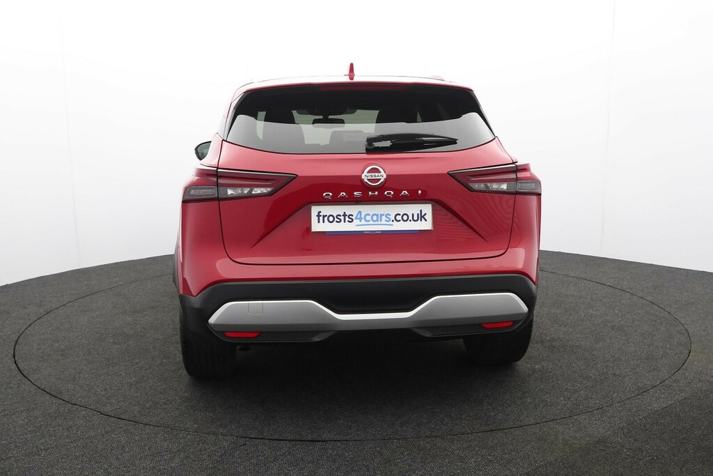 Nissan Qashqai 1.3 Dig-t Mh 158 Tekna HW22FZG Red #4