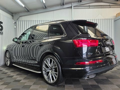 Audi Q7 2019 19 3.0 Black #4