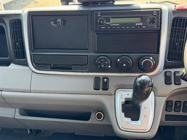 Mitsubishi Fuso Canter 3.0 Td 3C15 Duonic White #9