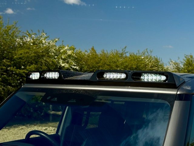 Land Rover Defender 2.0 P400e 15.4Kwh Xs Edition Suv Plug-i Silver #4
