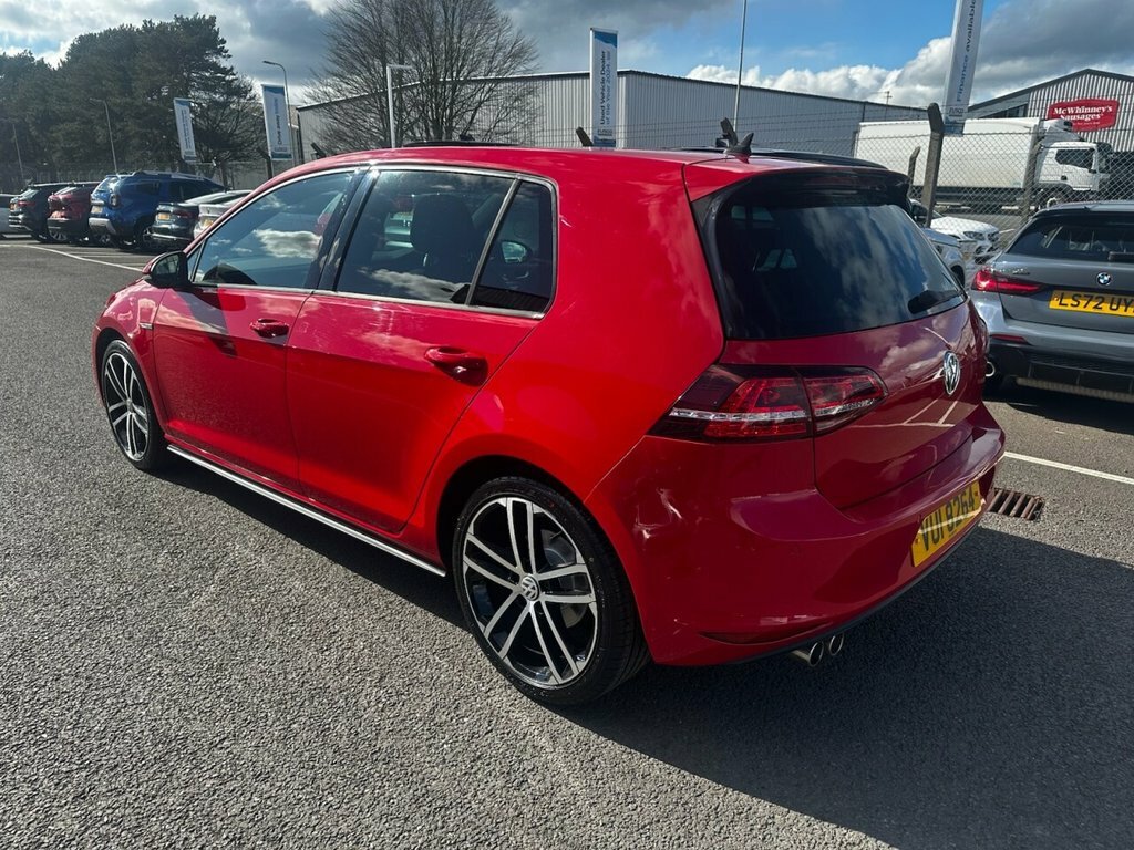 Volkswagen Golf 2L Gtd VUI8264 Red #6