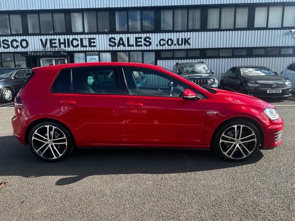 Volkswagen Golf 2L Gtd VUI8264 Red #2